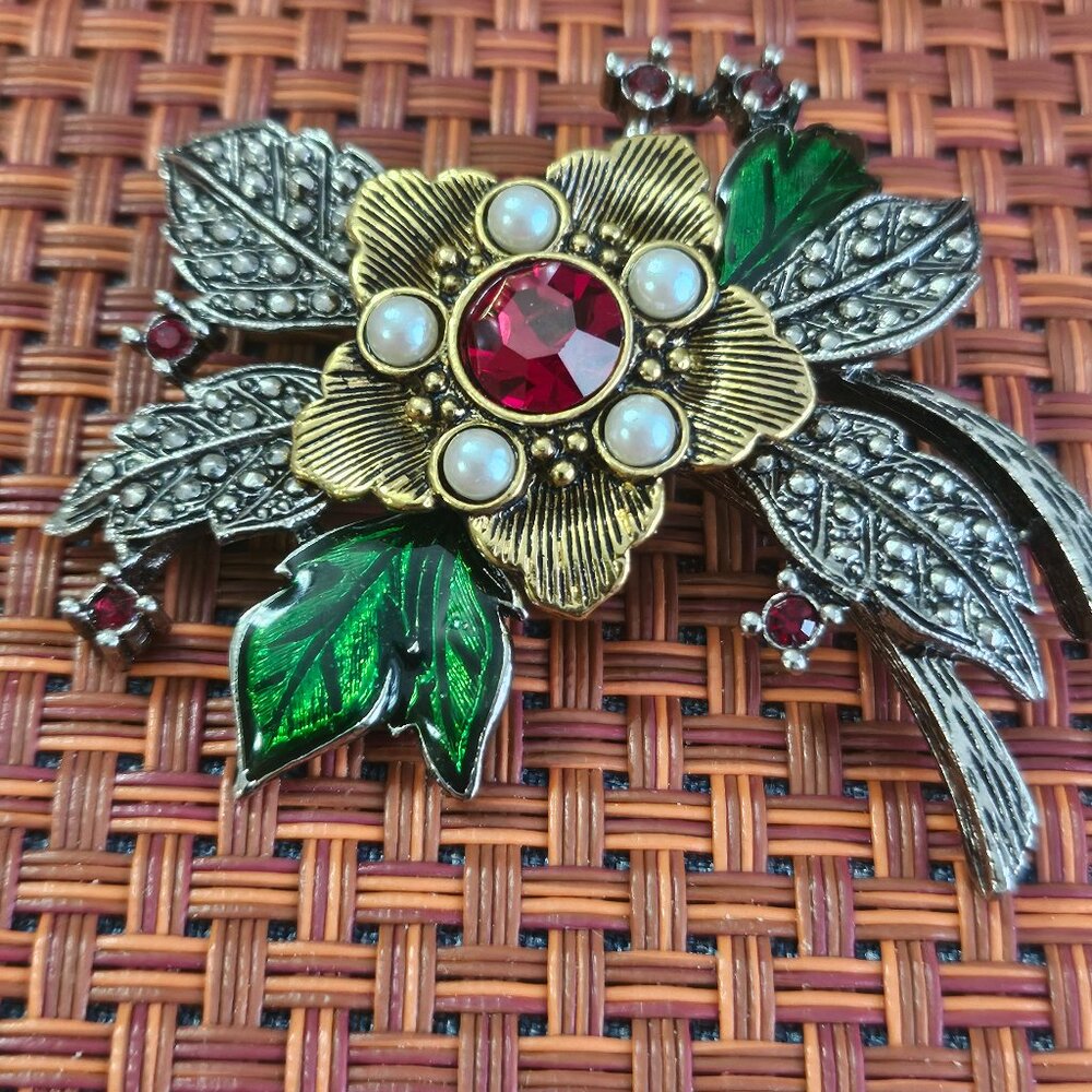 Vintage Avon Poinsettia Brooch